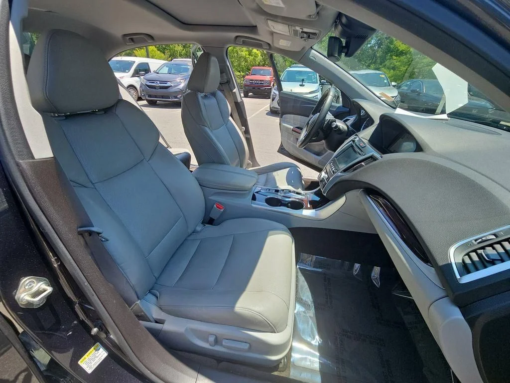 Used 2015  Acura V6 Tech image 10
