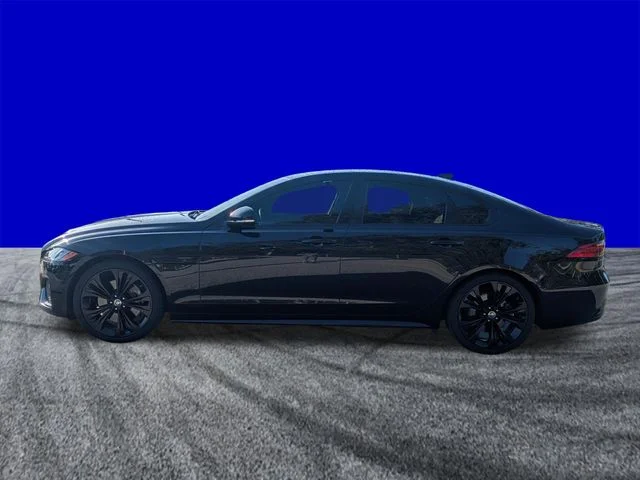 Certified Used 2024 Santorini Black Jaguar R-Dynamic SE image 7