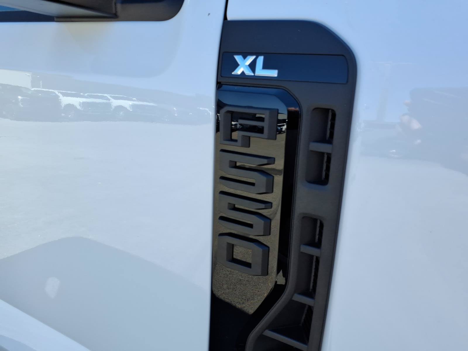 New 2027 Oxford White Ford F-550® XL image 8