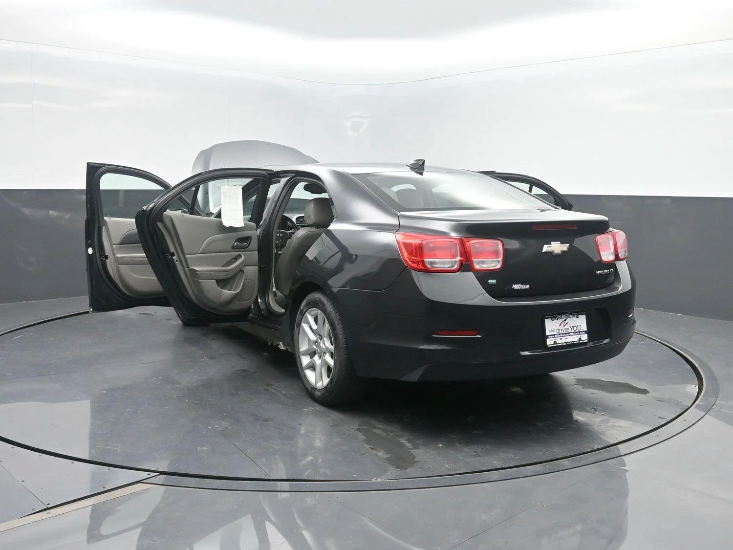 Used 2015 ASHEN GRAY METALLIC Chevrolet LT image 38