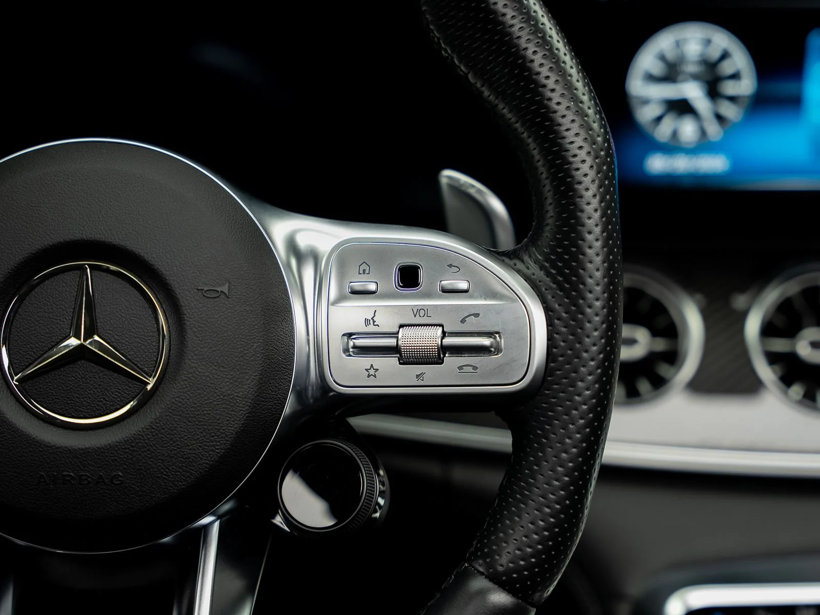 Used 2020 White Mercedes-Benz Base image 50