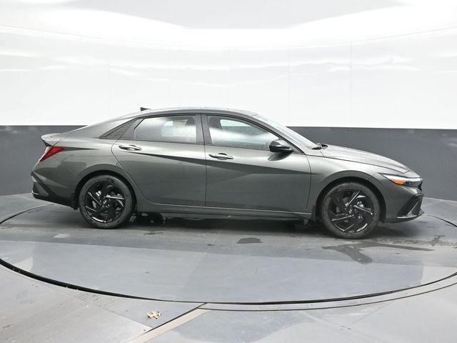 New 2026 Gray Hyundai SEL Sport Plus image 8