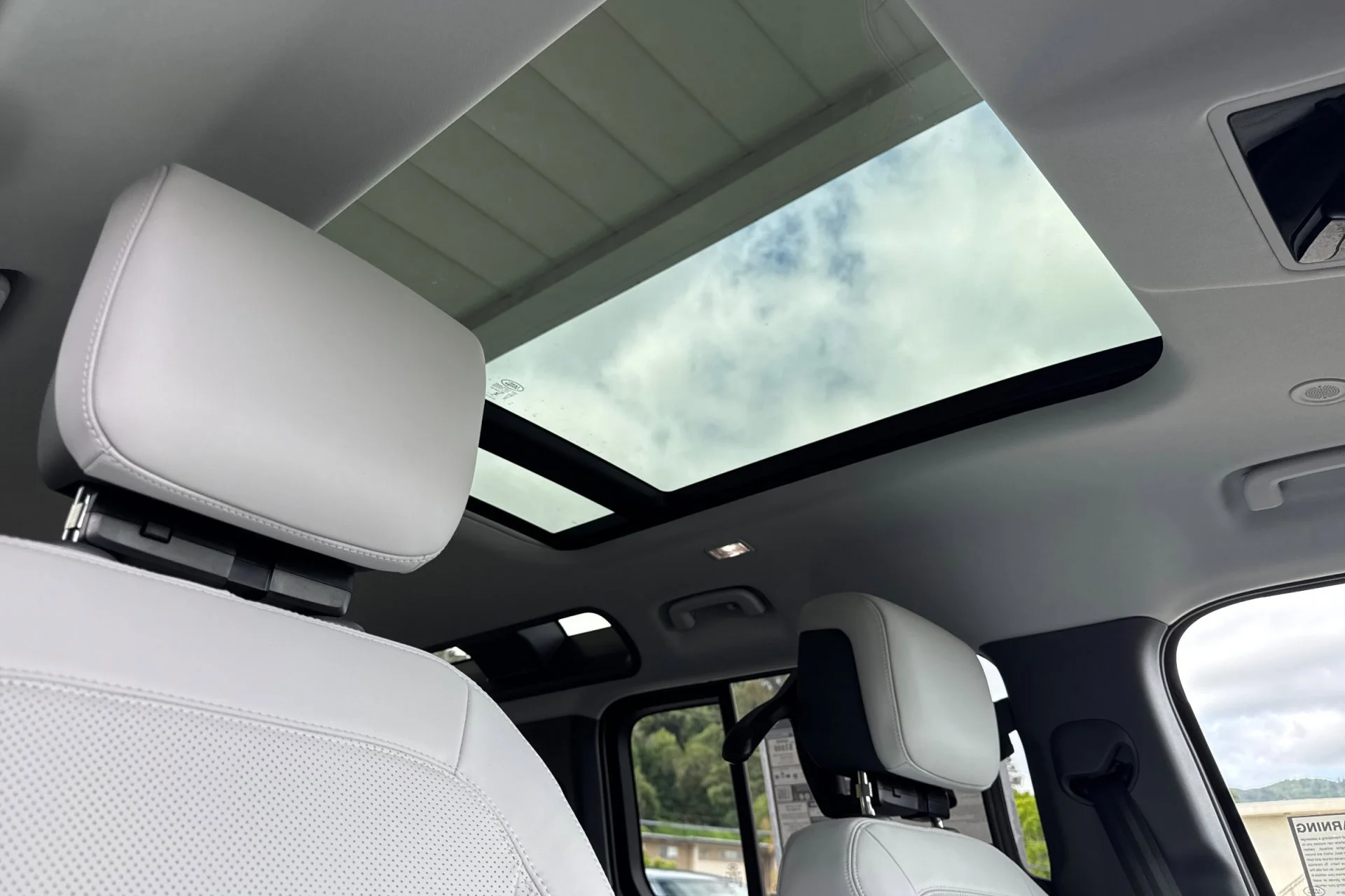 New 2026 Borasco Grey Land Rover X-Dynamic SE image 19