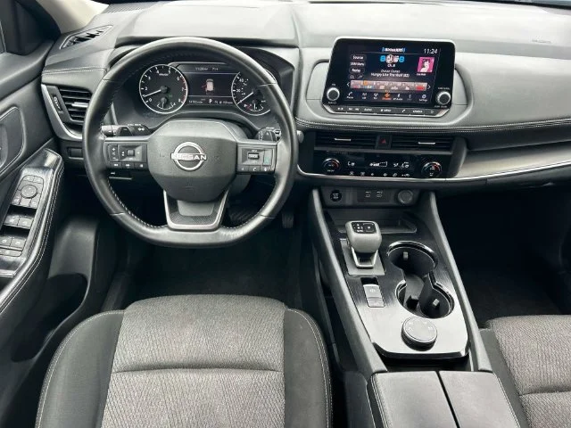 Used 2025 Gray Nissan SV image 15