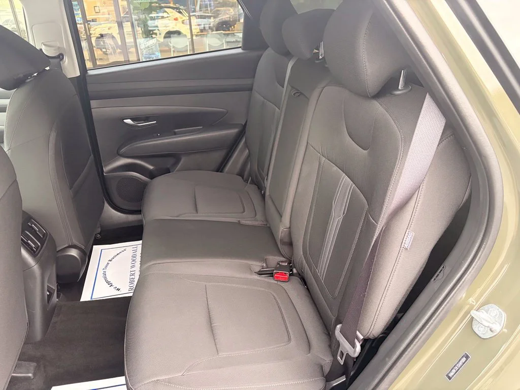Used 2025 Green Hyundai SEL image 18