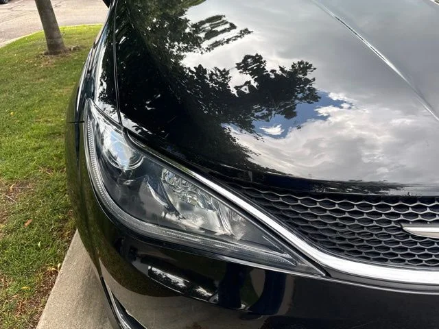 Used 2019 Black Chrysler Limited image 10