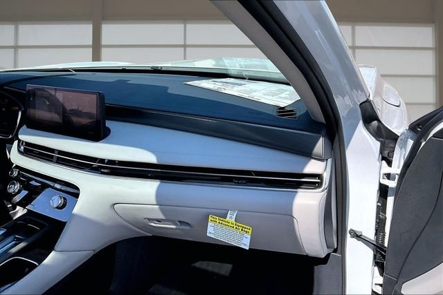New 2027 RADIANT WHITE INFINITI LUXE image 17