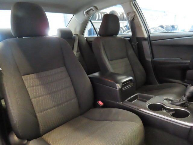 Used 2016 Silver Toyota LE image 6