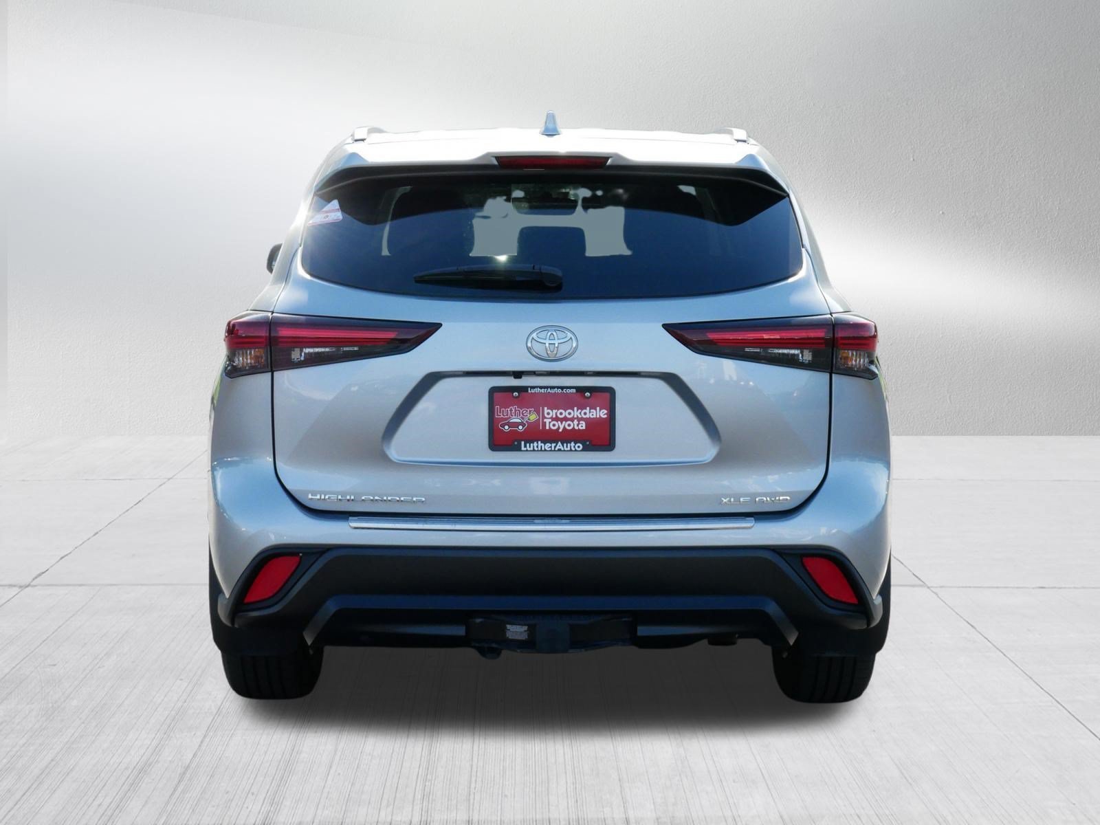 Certified Used 2025 CELESTIAL SILVER Toyota XLE image 6