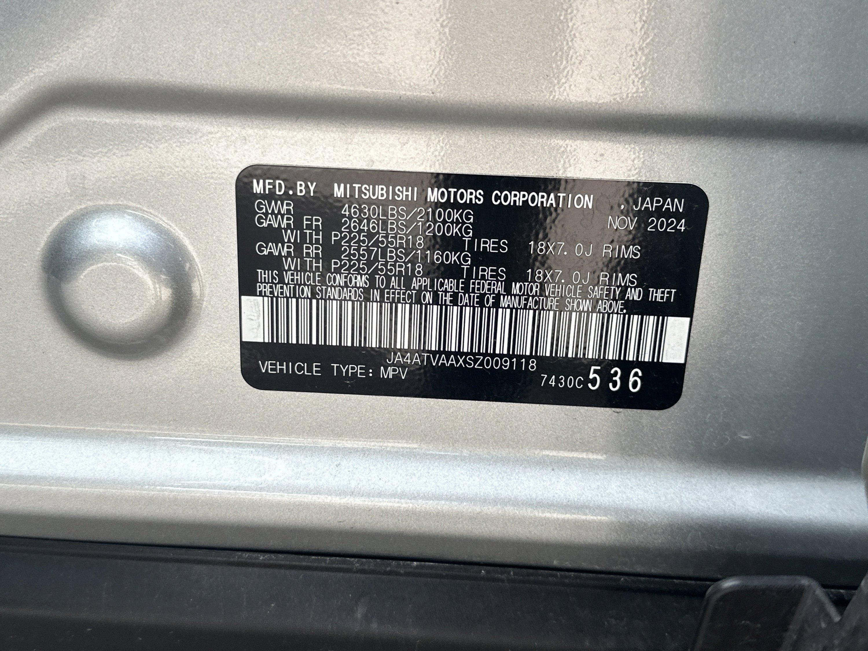 Used 2025 Silver Mitsubishi LE image 25