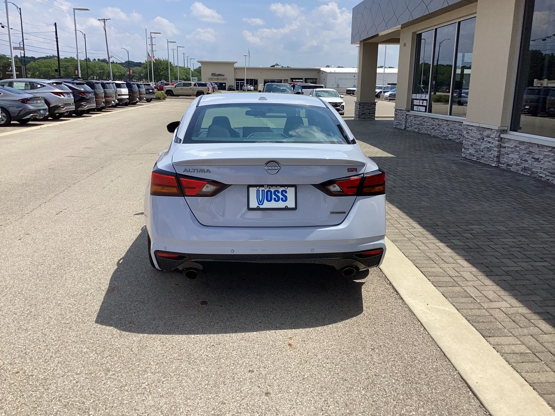 Used 2024 GRAY Nissan 2.0 SR image 5