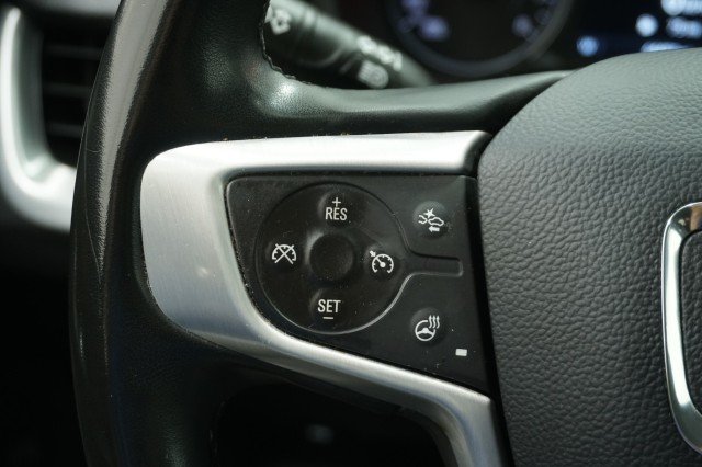 Used 2024 WHITE GMC SLT image 29