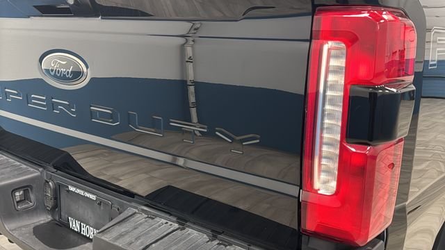Used 2025 Agate Black Metallic Ford Lariat image 42