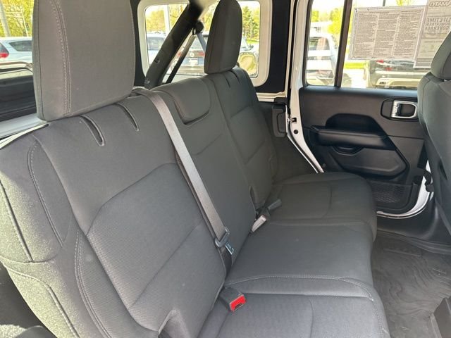 Used 2020 White Jeep Unlimited Sahara image 19