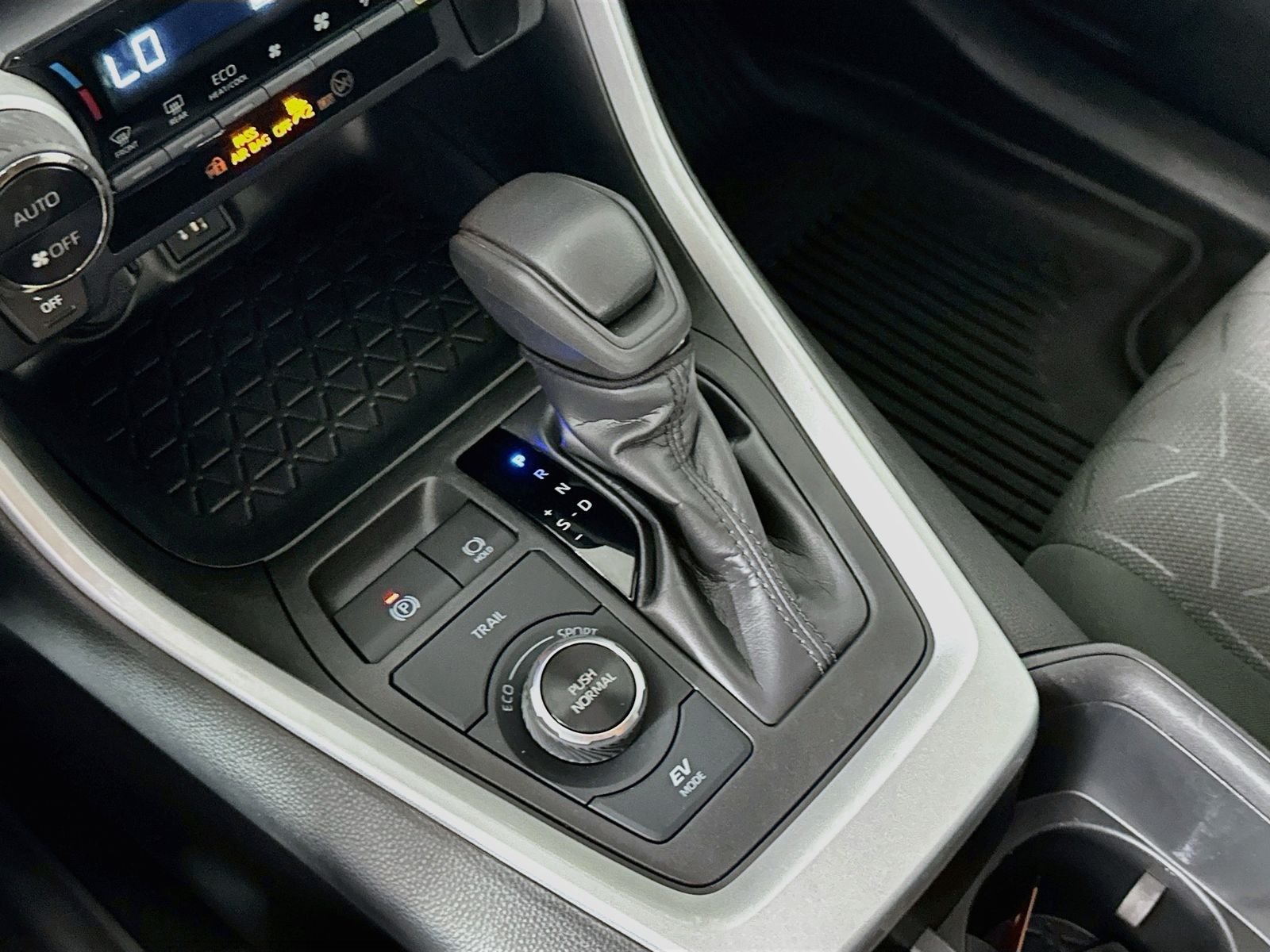 Used 2024 Silver Sky Metallic Toyota XLE image 18