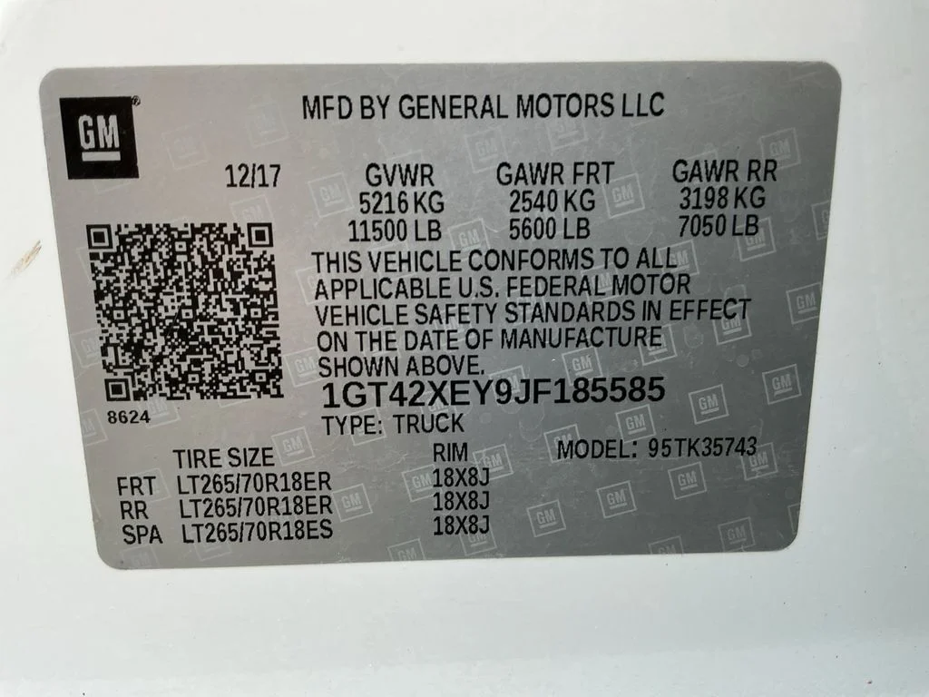 Used 2018 White GMC SLT image 25
