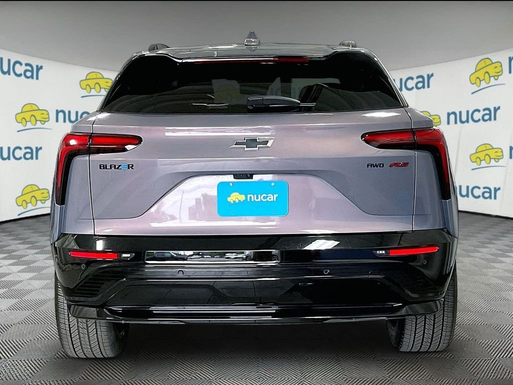 Used 2025 Gray Chevrolet RS image 5