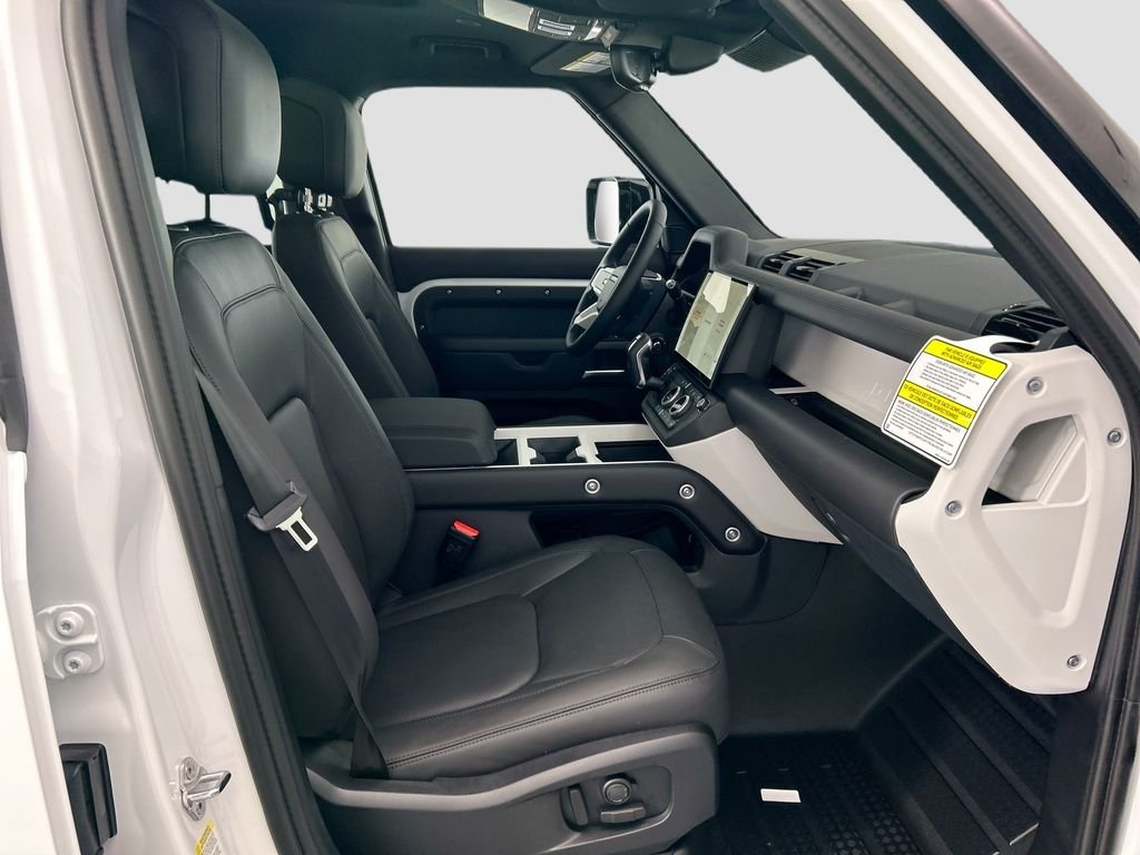 New 2026 Fuji White Land Rover X-Dynamic SE image 19