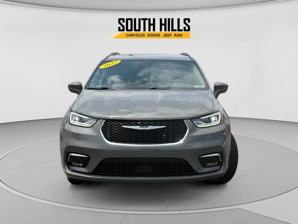 Used 2022 White Chrysler Touring L image 8
