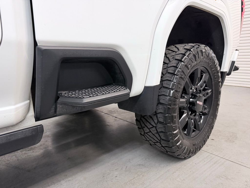 Used 2024 White GMC AT4 image 42