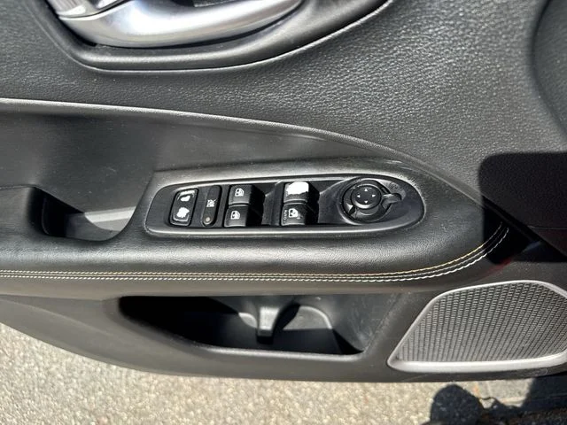 Used 2019 Orange Jeep Sport image 26