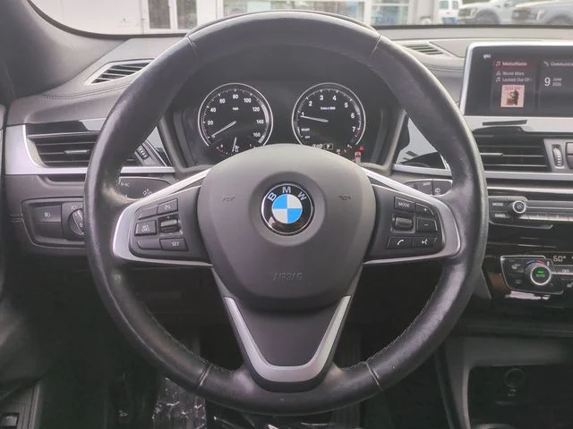 Used 2022 Black BMW sDrive28i image 31