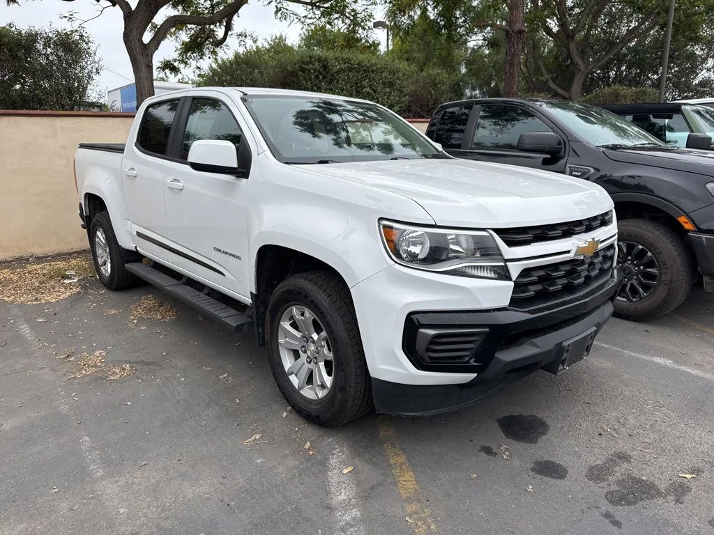 Used 2021 White Chevrolet LT image 16