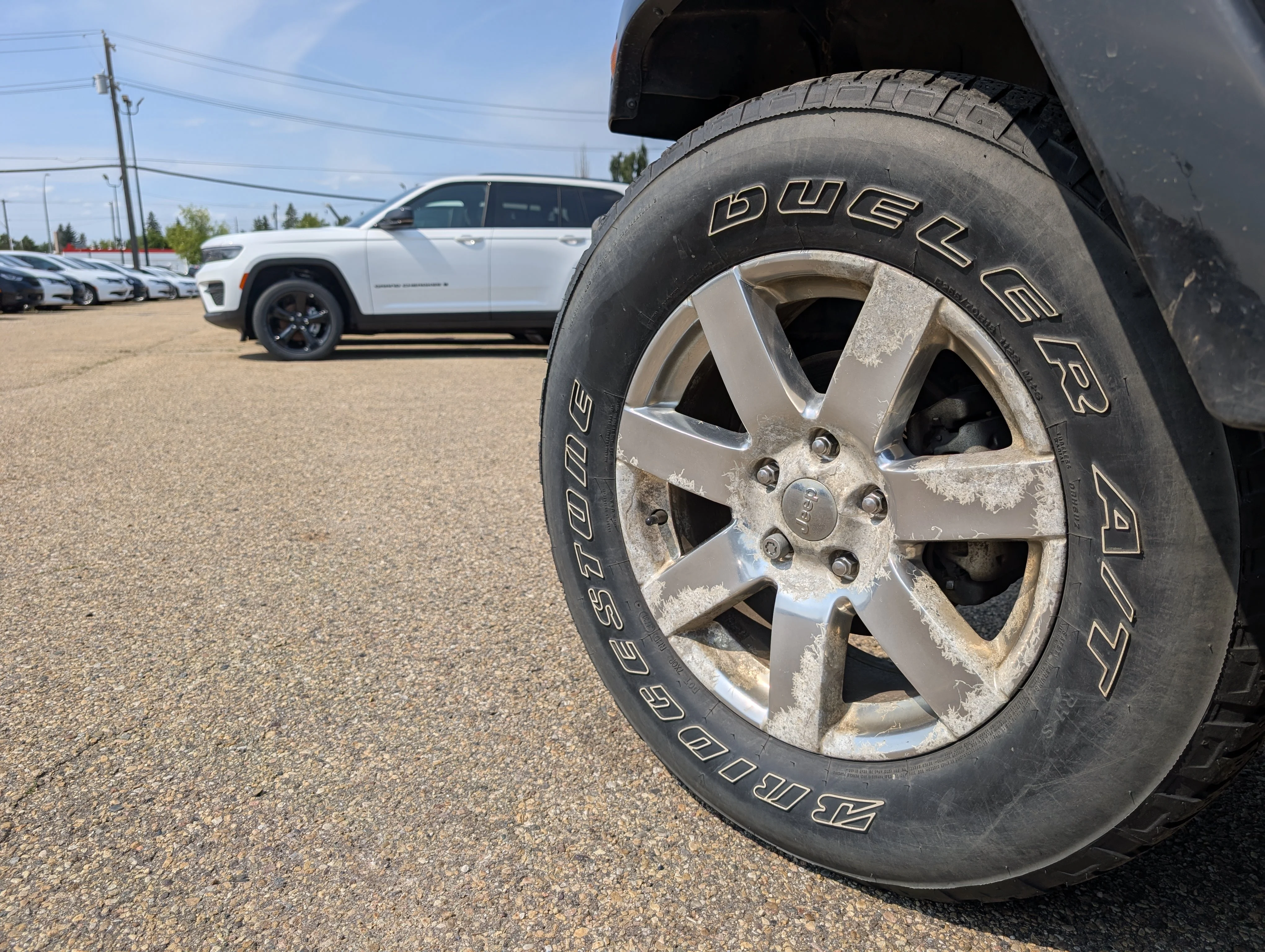 Used 2013 Black Jeep Sahara image 10