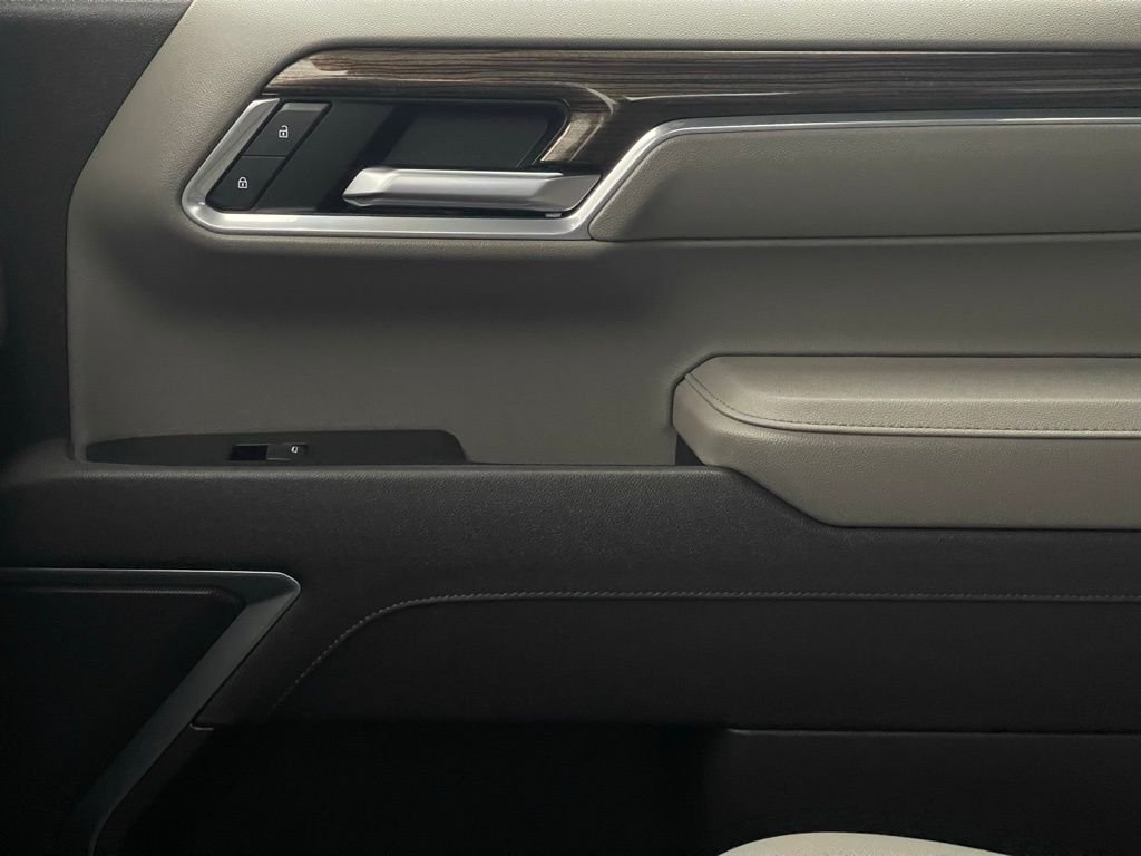 Used 2025 Cypress Gray Chevrolet LT image 40