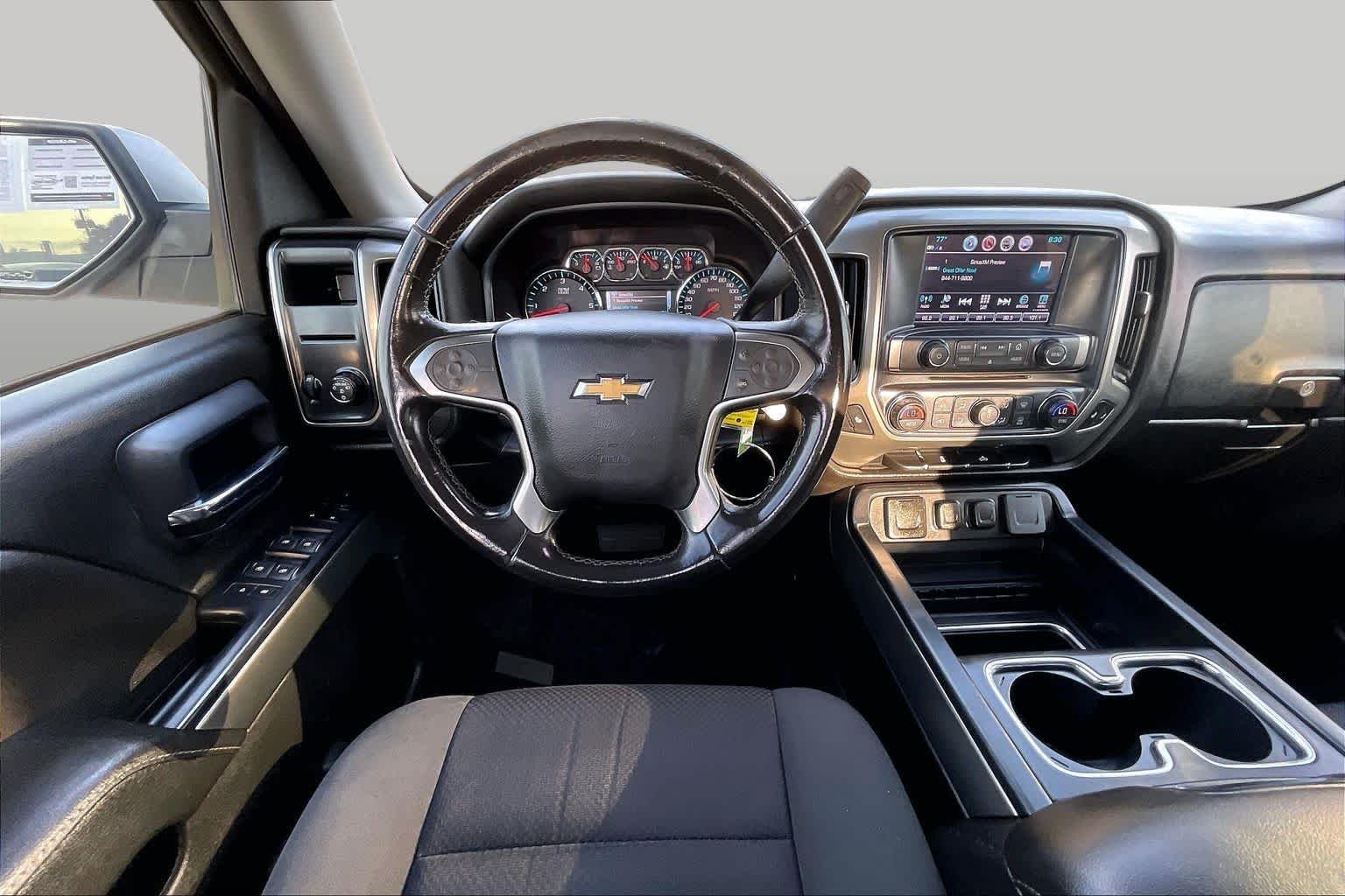 Used 2018 Silver Ice Metallic Chevrolet LT image 5
