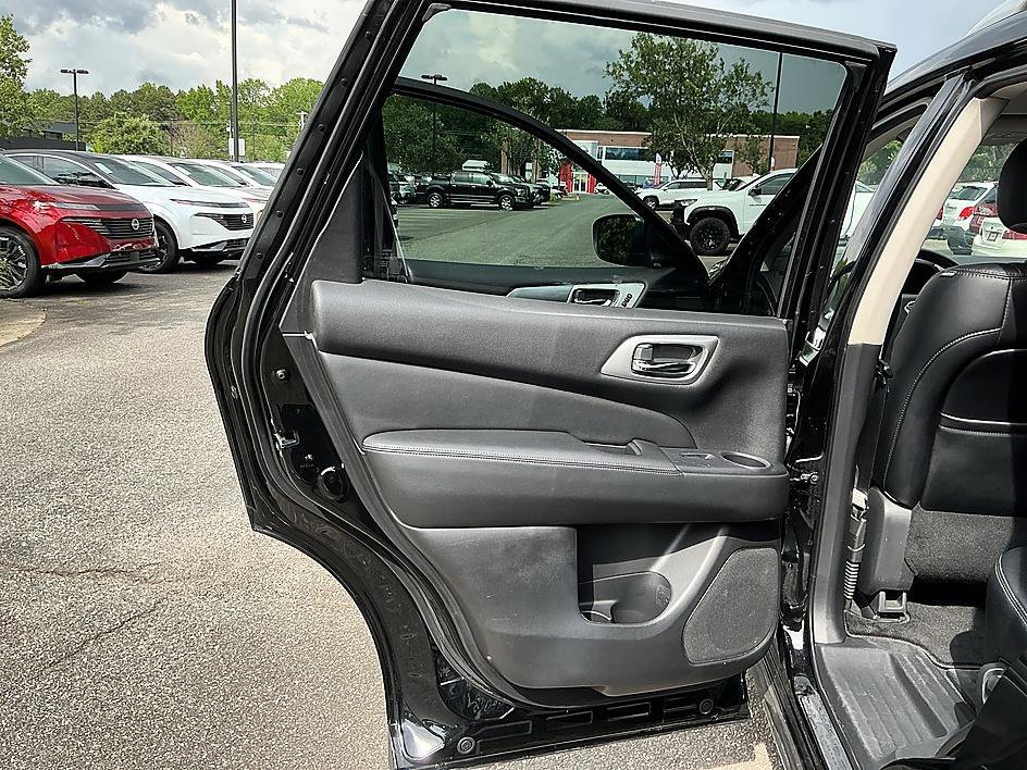 Used 2020 Magnetic Black Pearl Nissan SL image 23