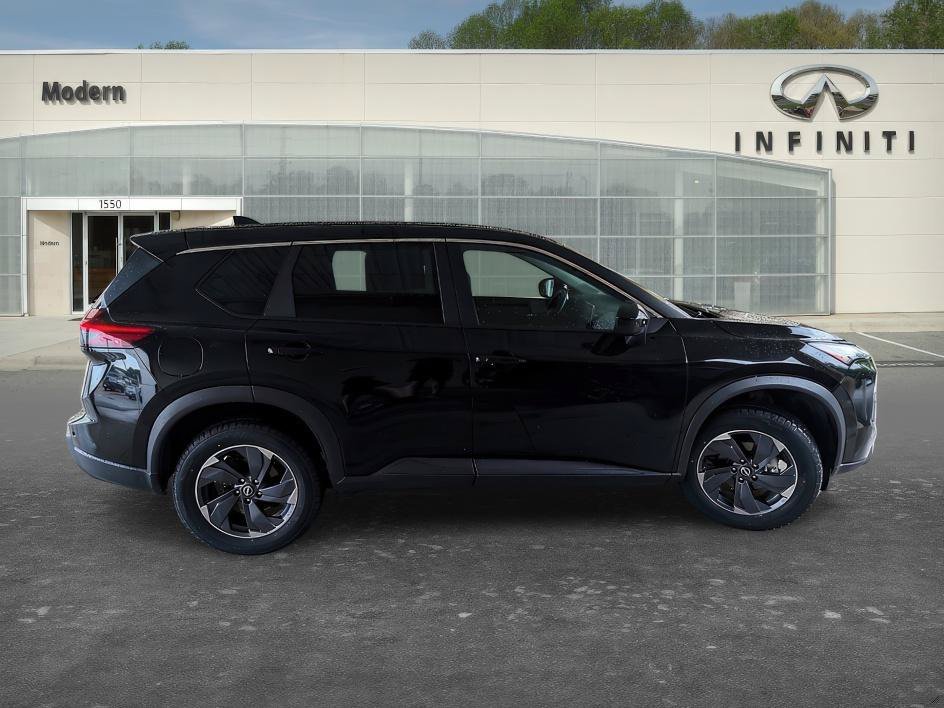 Used 2025 Super Black Nissan SV image 3