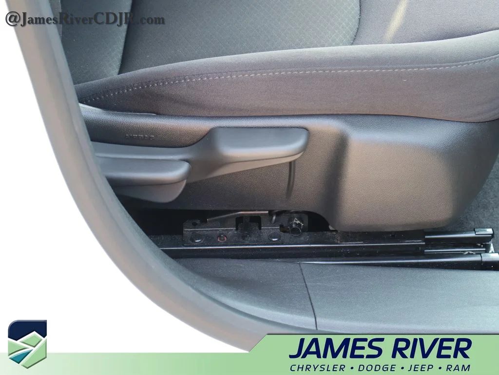 Used 2024 White Chevrolet LT image 10