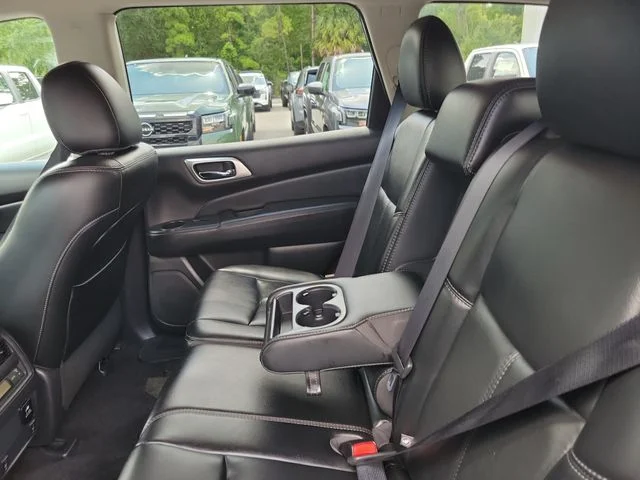 Used 2016 Silver Nissan SL image 13