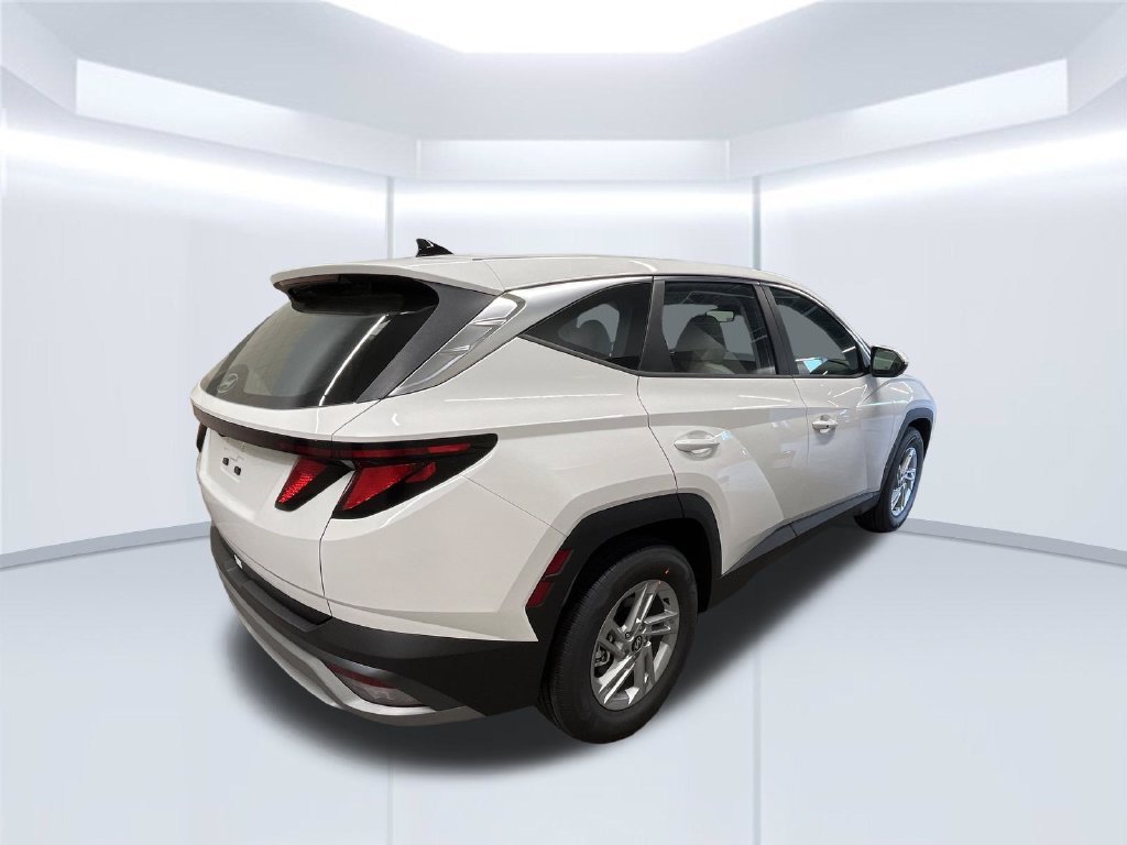 New 2026 White Hyundai SE image 3