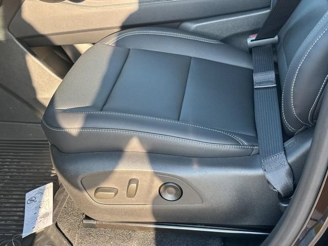 New 2027 Mosaic Black Metallic Chevrolet LT image 11