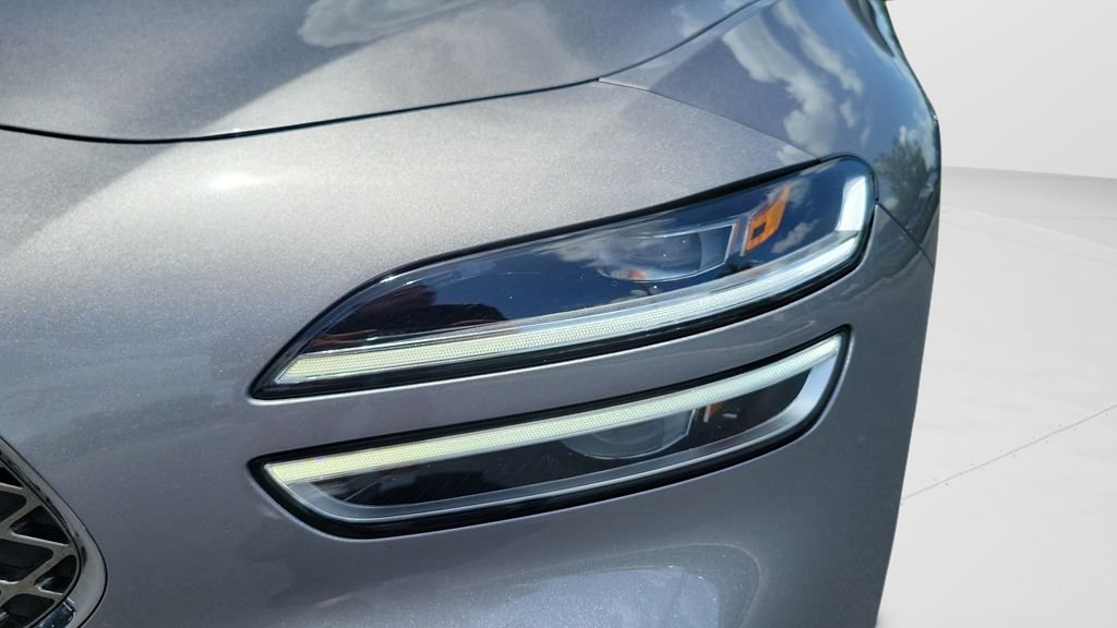 2023 GENESIS G70 Standard - Photo 23