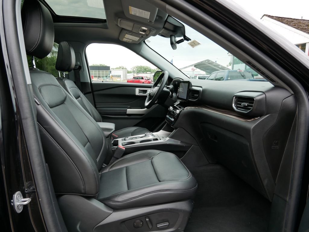 Certified Used 2022 Black Ford Limited image 8