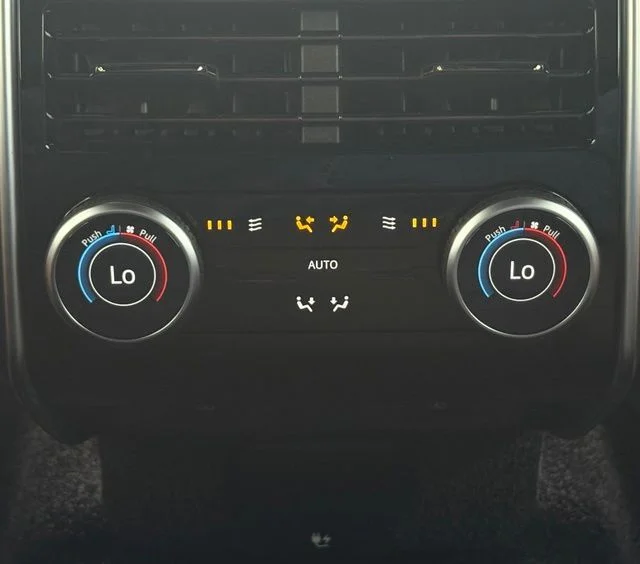 New 2026 Fuji White Land Rover SE image 39