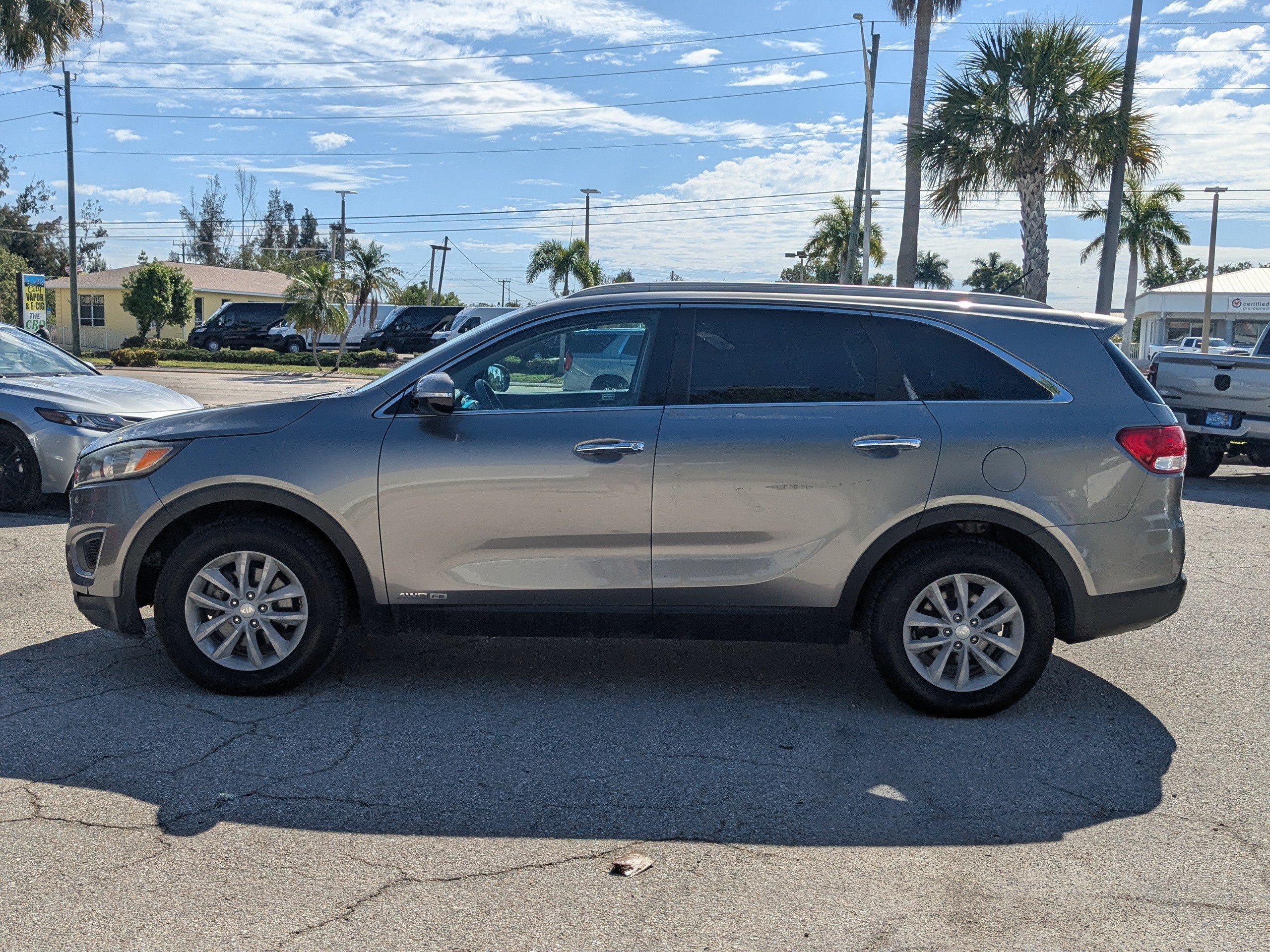 Used 2017 Titanium Silver Kia LX V6 image 7