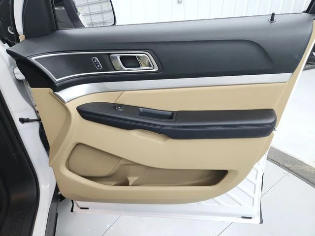 Used 2017 White Ford XLT image 39