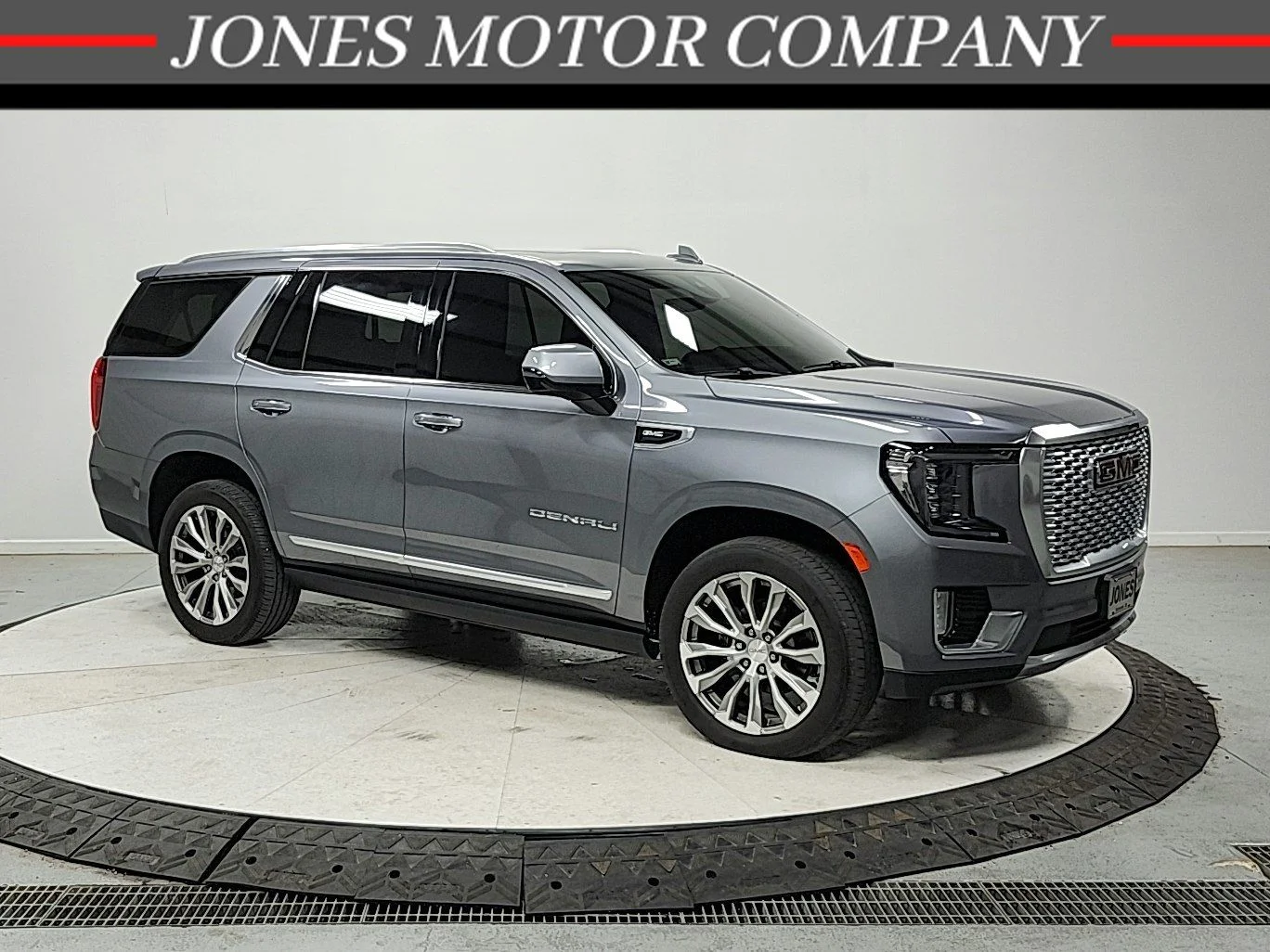 Used 2021 Gray GMC Denali image 1
