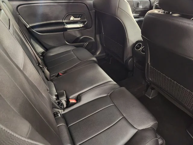 2025 Mercedes-Benz GLB Base - Photo 31