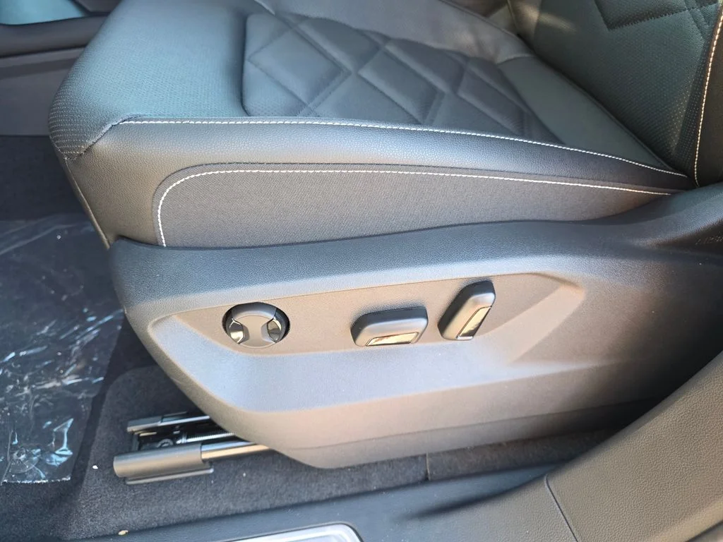 New 2026 Pure Gray Volkswagen 2.0T SE w/Technology image 12