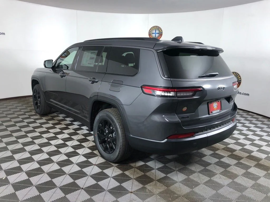 New 2026 Baltic Gray Metallic Clear-Coat Exterior Paint Jeep Laredo image 20