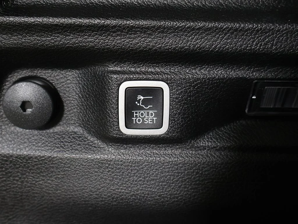 Used 2022 Gray Jeep Limited image 24