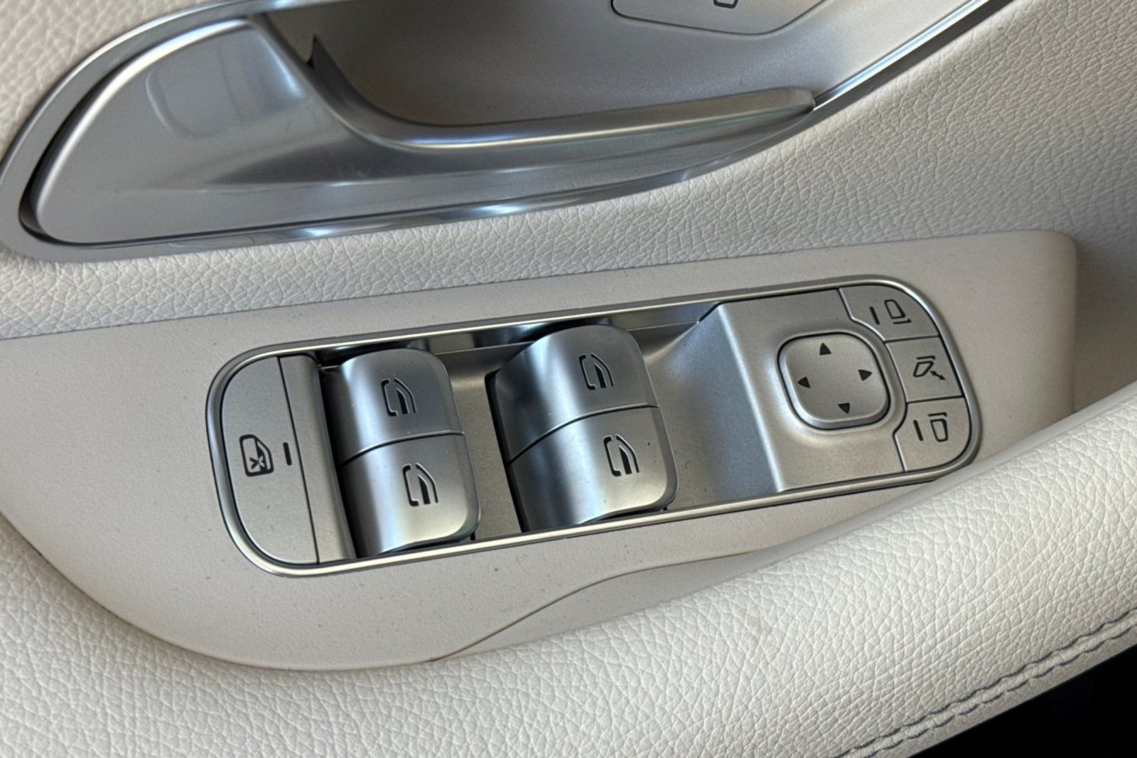 New 2026 Twilight Blue Metallic Mercedes-Benz GLE 350 image 24