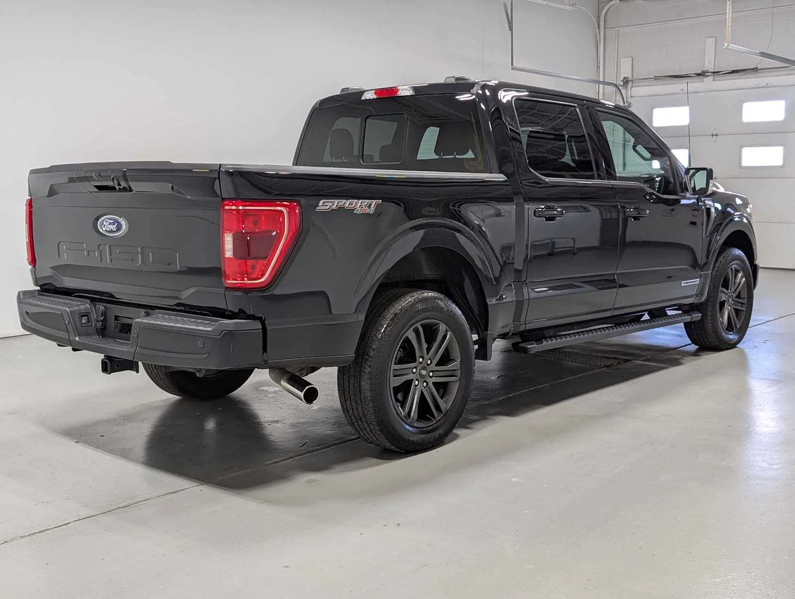 Used 2022 Agate Black Ford XLT image 8