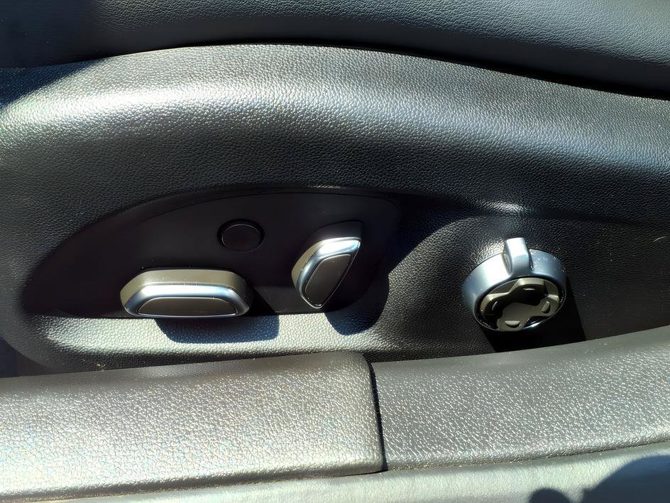 Used 2021 Rift Metallic Cadillac V-Series image 17