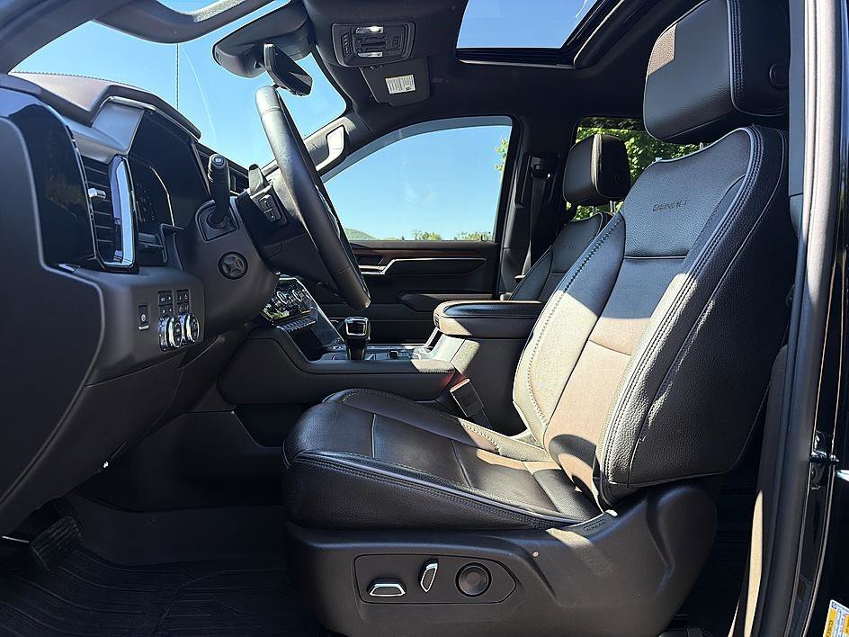Used 2023 Onyx Black GMC Denali image 10